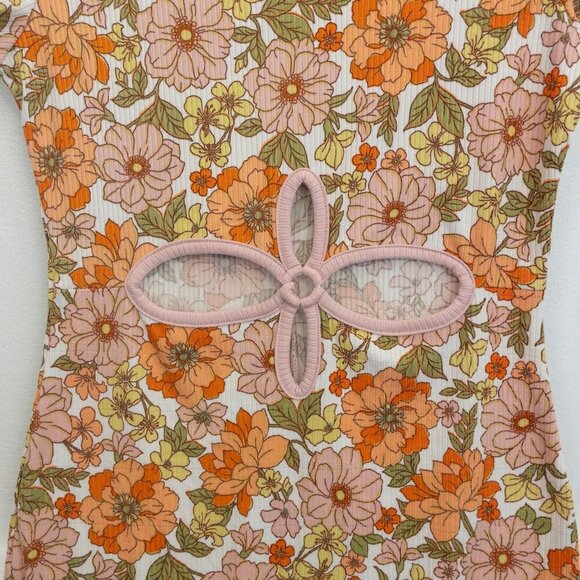 Rue21 Floral Cutout Summer Dress L – Stretchy, Flirty, Perfect for Warm Days - Picture 3 of 4